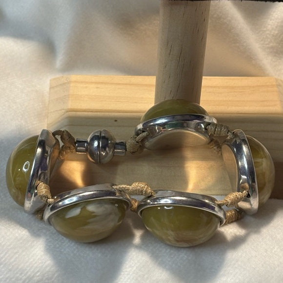 Elegant Silver and Women's Bracelet - Picture 2 of 4